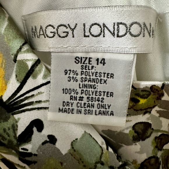 💛🌿🌼 White Satin Floral Dress 💛🌿🌼 Stunning! 🤍Size 14 - Picture 4 of 7